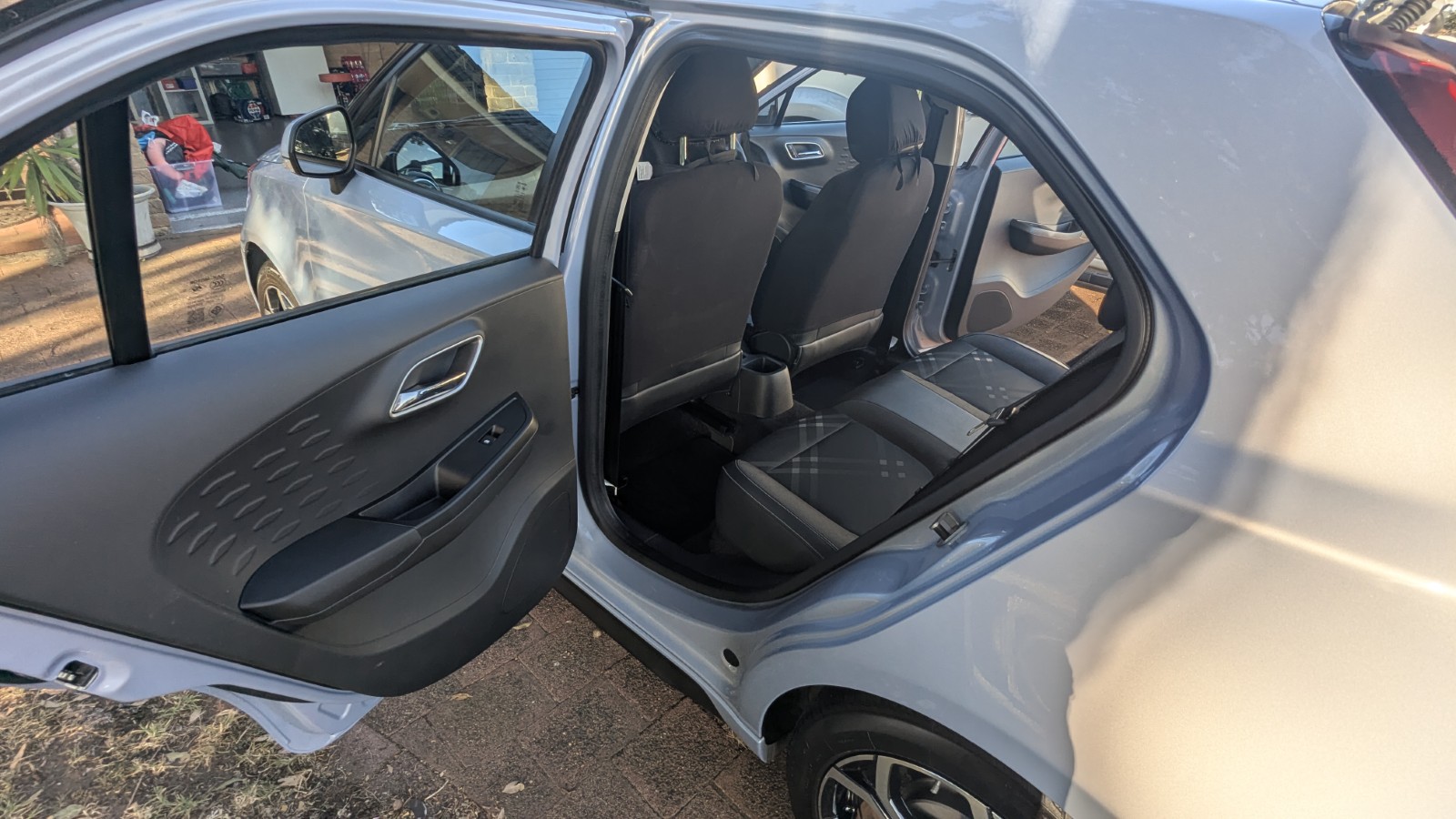 MG rear left door trim after detail